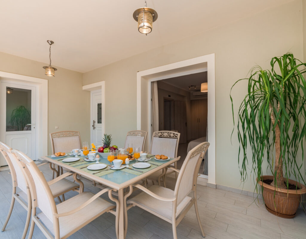 mamfredas resort 043 py1fpf2onzjea94o7hry7jnmb4ba6izkb2f707bzgg at Οι Βίλες